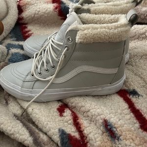 Vans snow